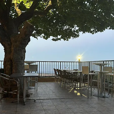 U Saltu بيت شباب Solaro