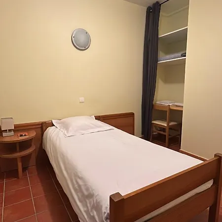 U Saltu بيت شباب